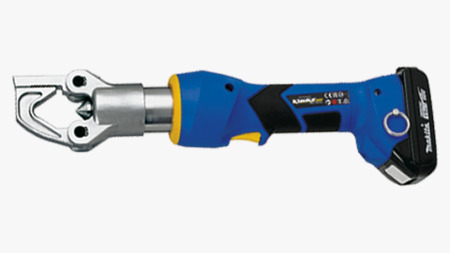 Battery powered hydraulic tool for contact parts