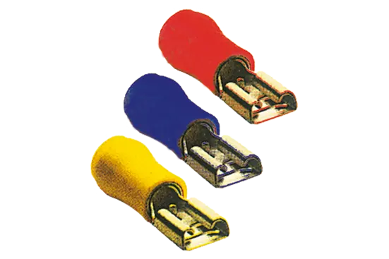 BN 20376 | Connecteurs femelles avec douille antivibration en cuivre et isolation en PVC
