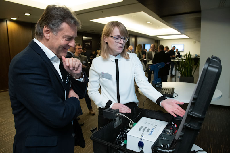 Prezentacja demo rozwiązania Smart Factory Assembly firmy Bossard na konferencji Polish Swiss 4.0 Roundtable 2019